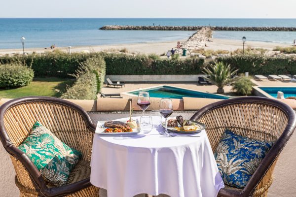 Restaurant Camargue - Le Grain de Sel terrasse face mer Thalasso Thalacap thalassothérapie Méditerranée Camargue Les Saintes Maries de La Mer